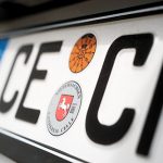 Hinteres Autoschild mit Siegel